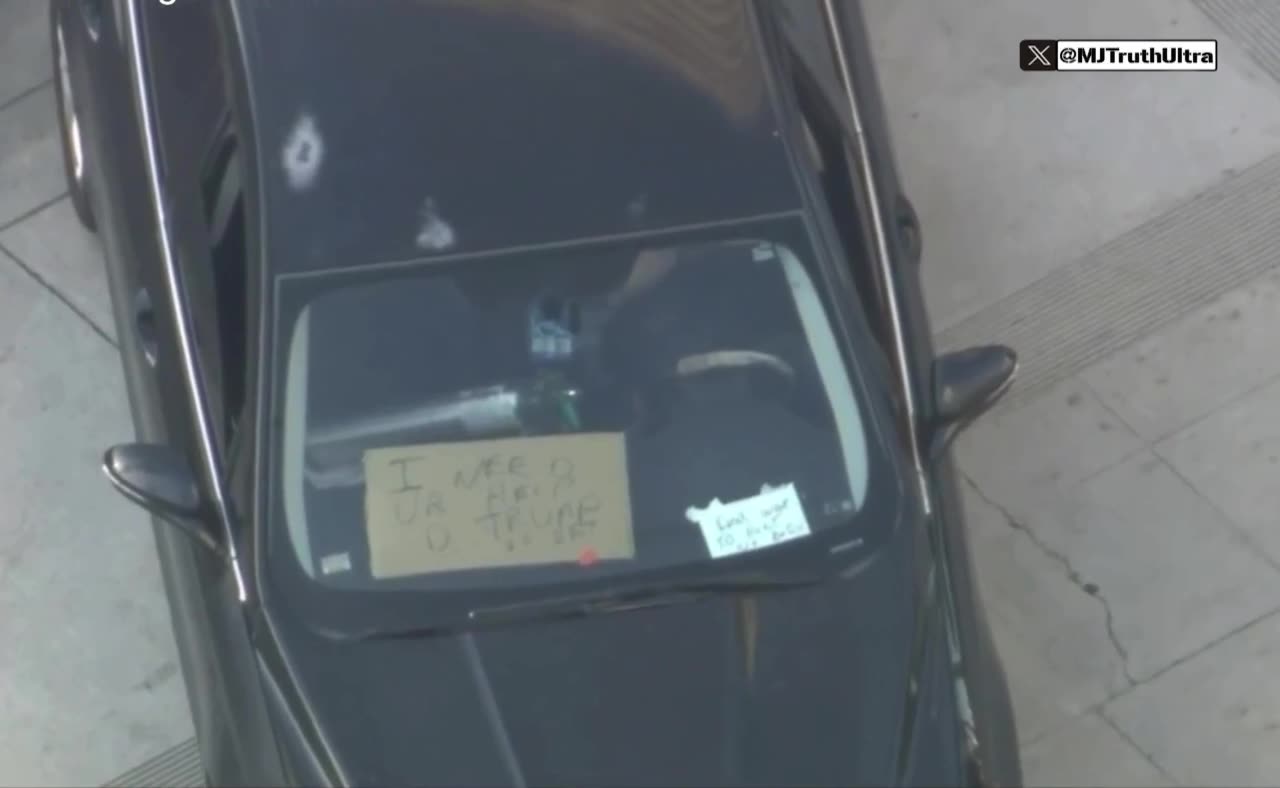Man Crashed his Vehicle into LA City Hall and barricaded himself inside