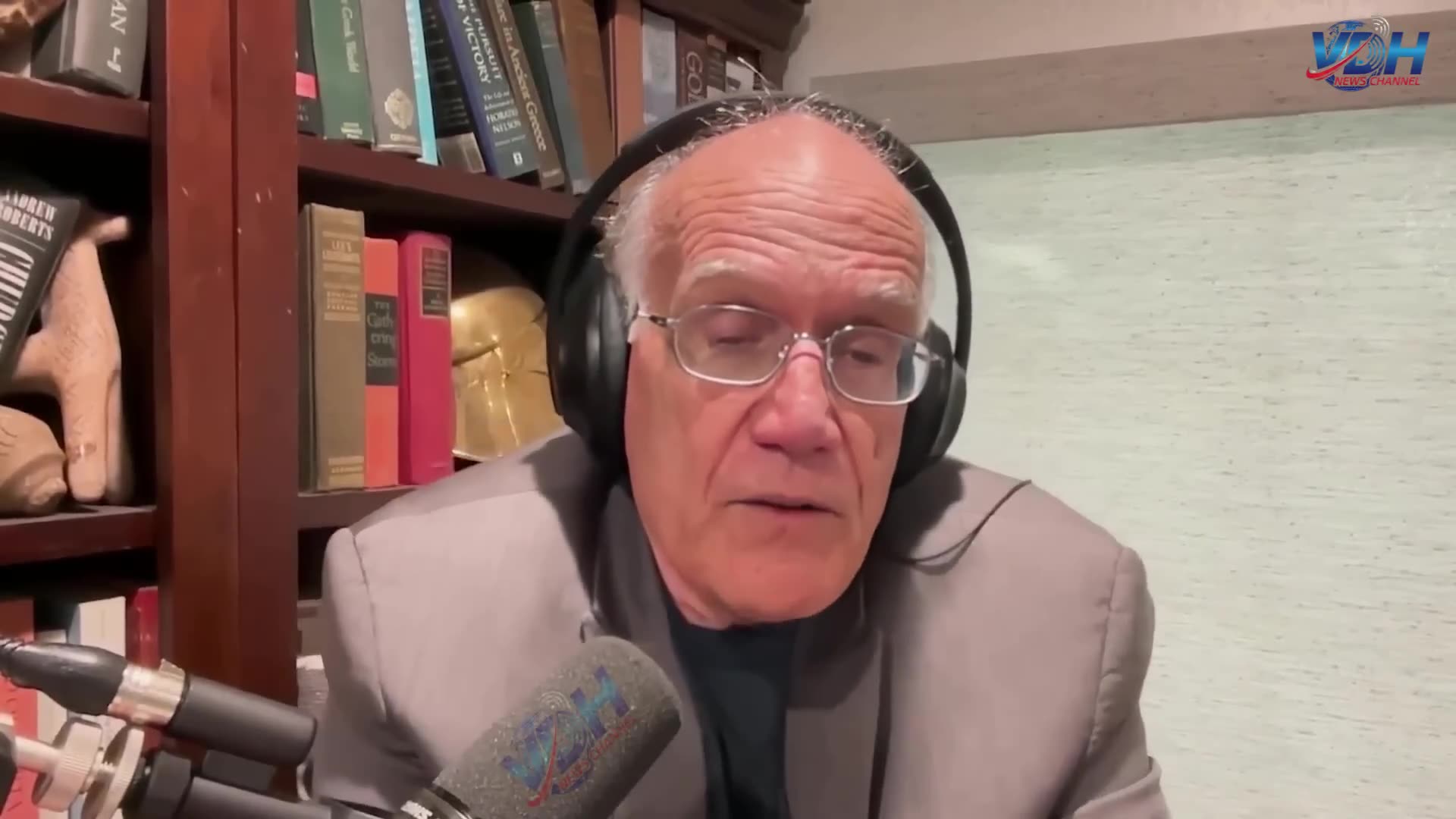 PDJT ready to kick Ilhan Omar OUT After Fraud Admission | Victor Davis Hanson