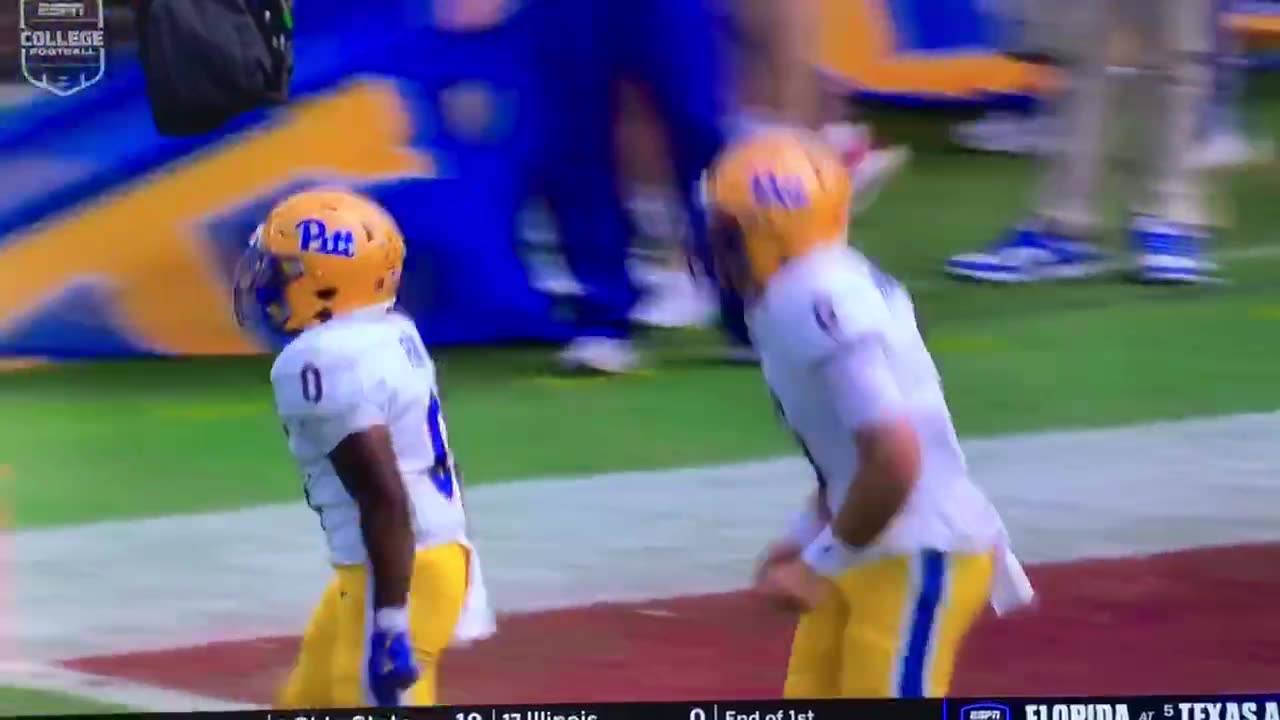 Pitt RB #0 Desmond Reed TD 🏈24 yds.