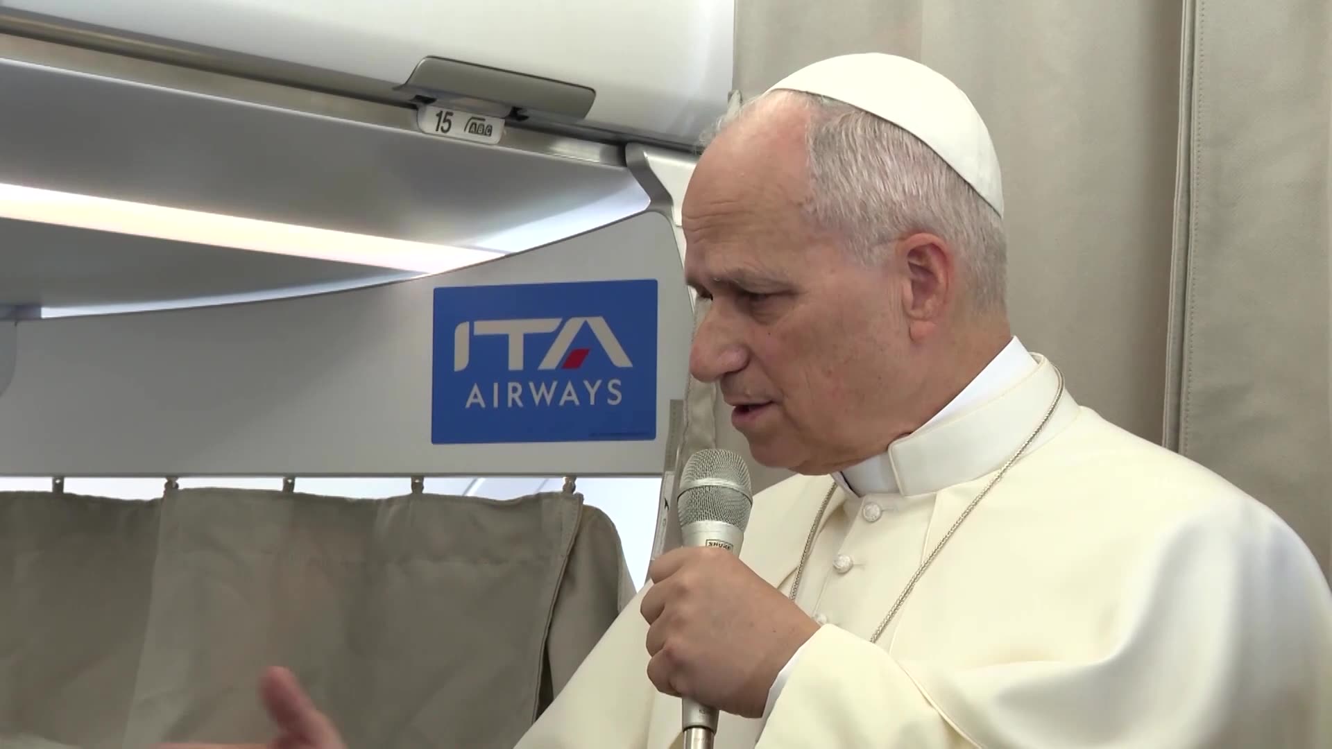 Pope Leo urges US not to oust Venezuelas Maduro by military force