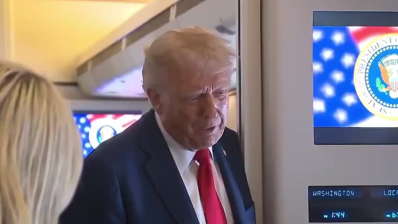 🚨 Trump calls for Ilhan Omar to be EXPELLED from Congress.