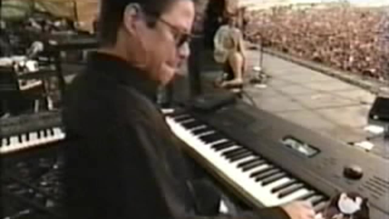 Jewel - (11) Love Me, Just Leave Me Alone = Woodstock 1999