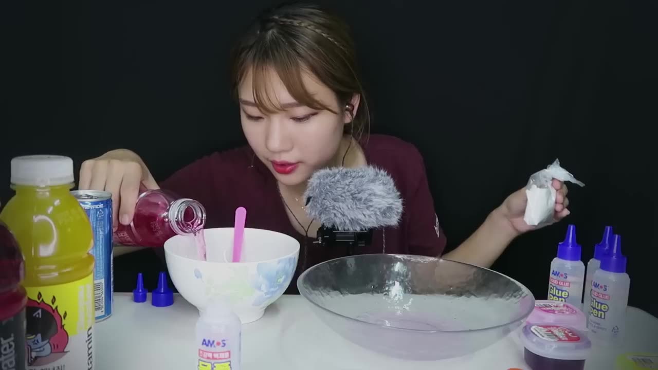 Making Slime Monster by watching Soyi when shes depressed