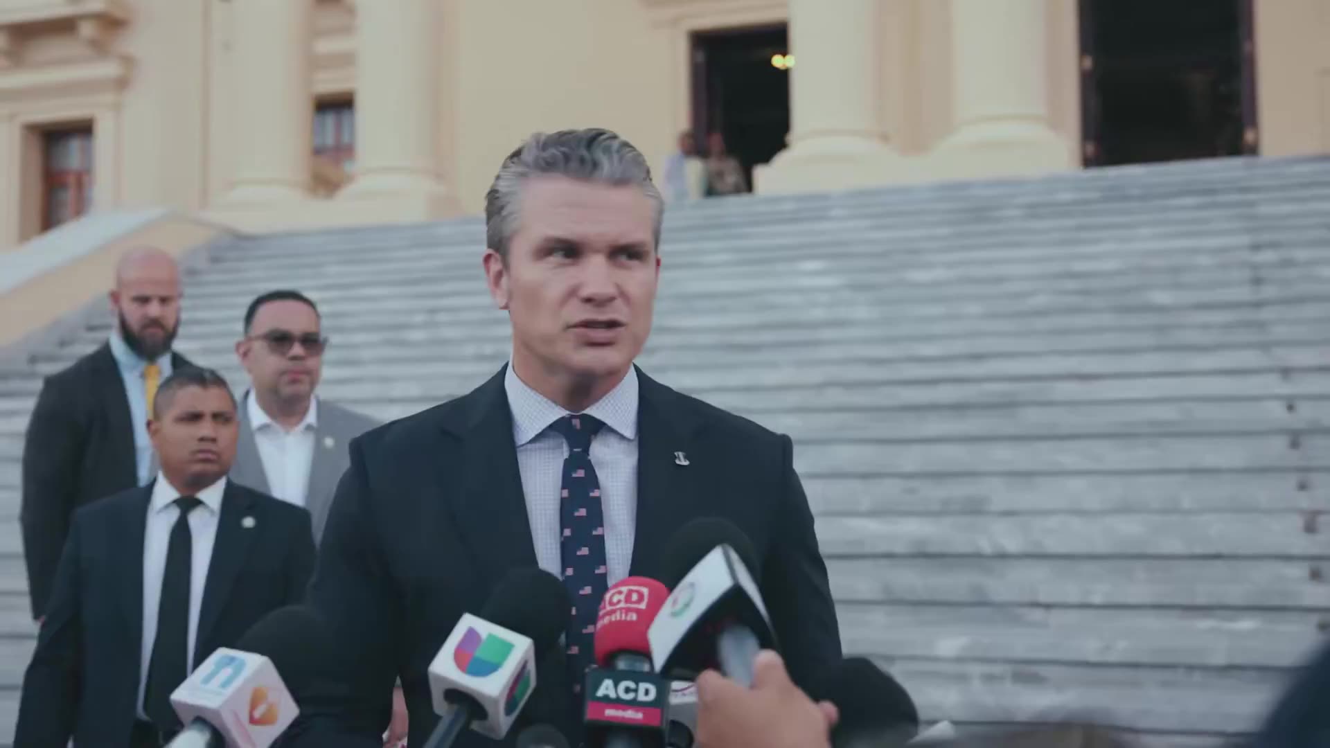 Tổng thống Trump và Pete Hegseth TĂNG CƯỜNG THÊM 500 QUÂN ĐỘI vào Washington DC