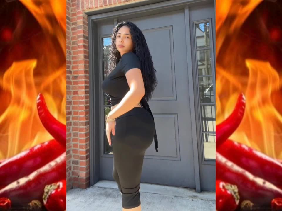 πΈ Striking A Pose π€