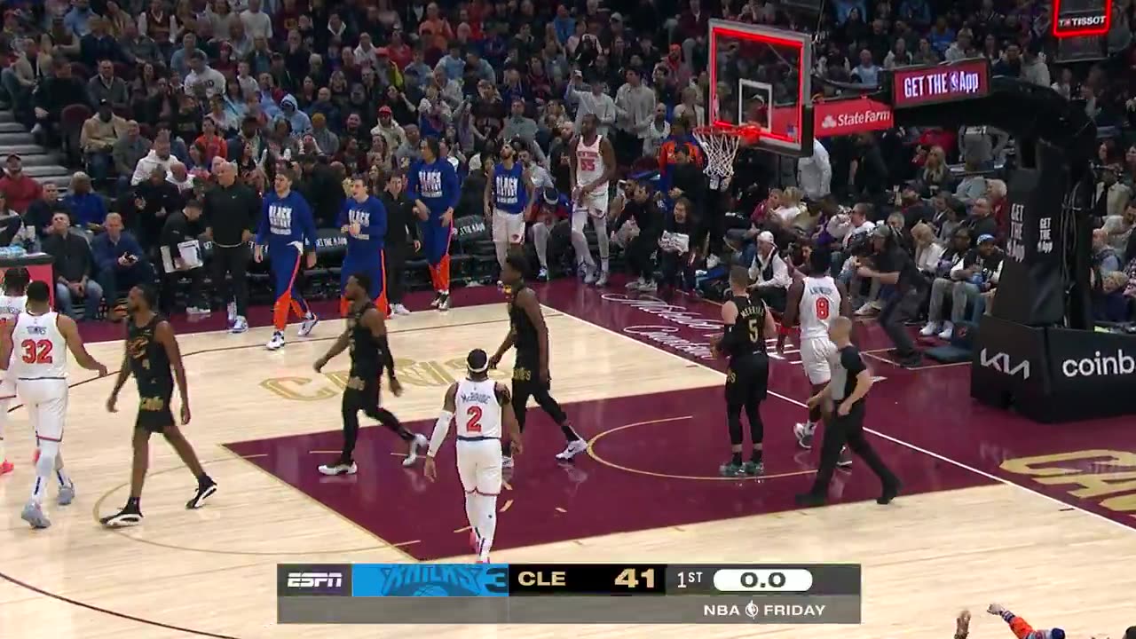 NBA - Jalen Brunson hits the triple for 16 PTS in the 1Q ๐ฏ