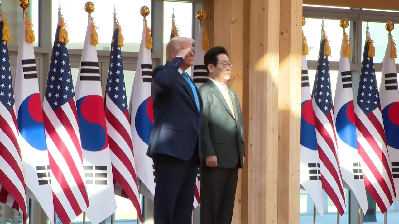 The Star-Spangled Banner is played for @POTUS in South Korea 🇺🇸🇺🇸🇺🇸