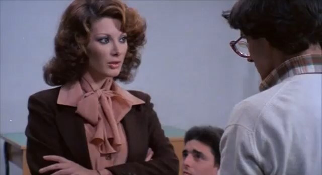 Edwige Fenech in LInsegnante Va In Collegio -1978