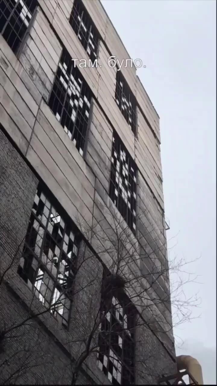 π DTEK showed footage of the strikes and destruction of TPPs and substations
