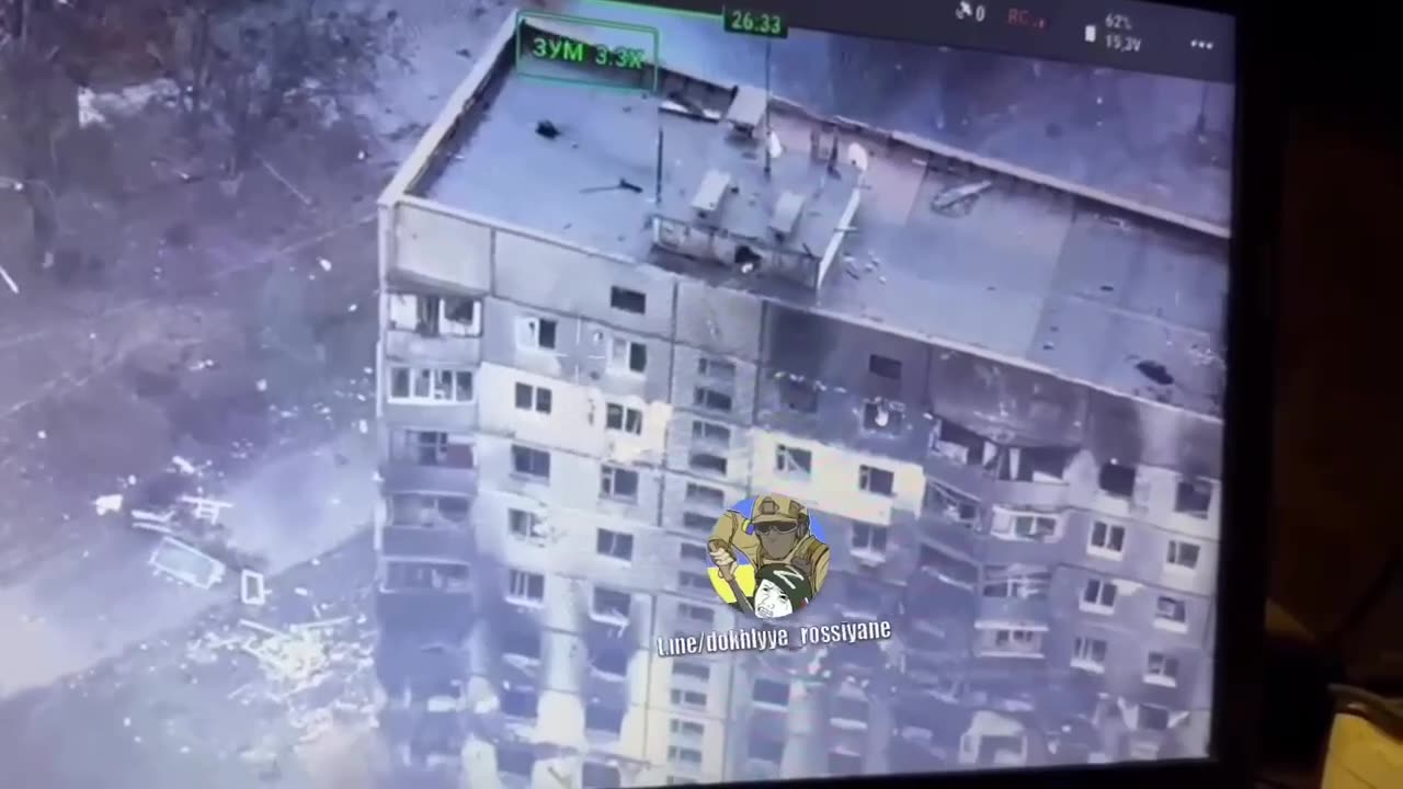 π₯ Ukrainian FPV destroys the entrance to a house that was occupied by the enemy.