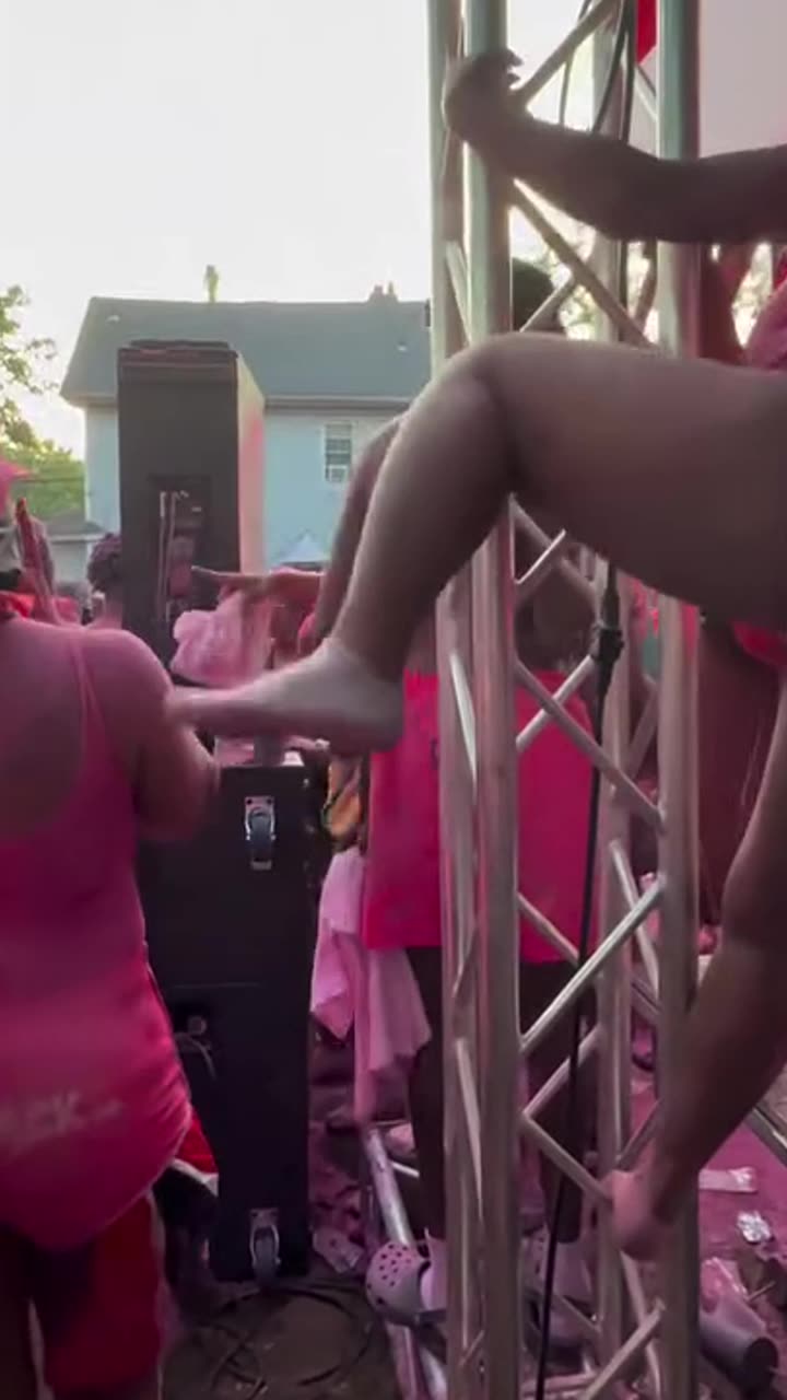 Twerking Carnival