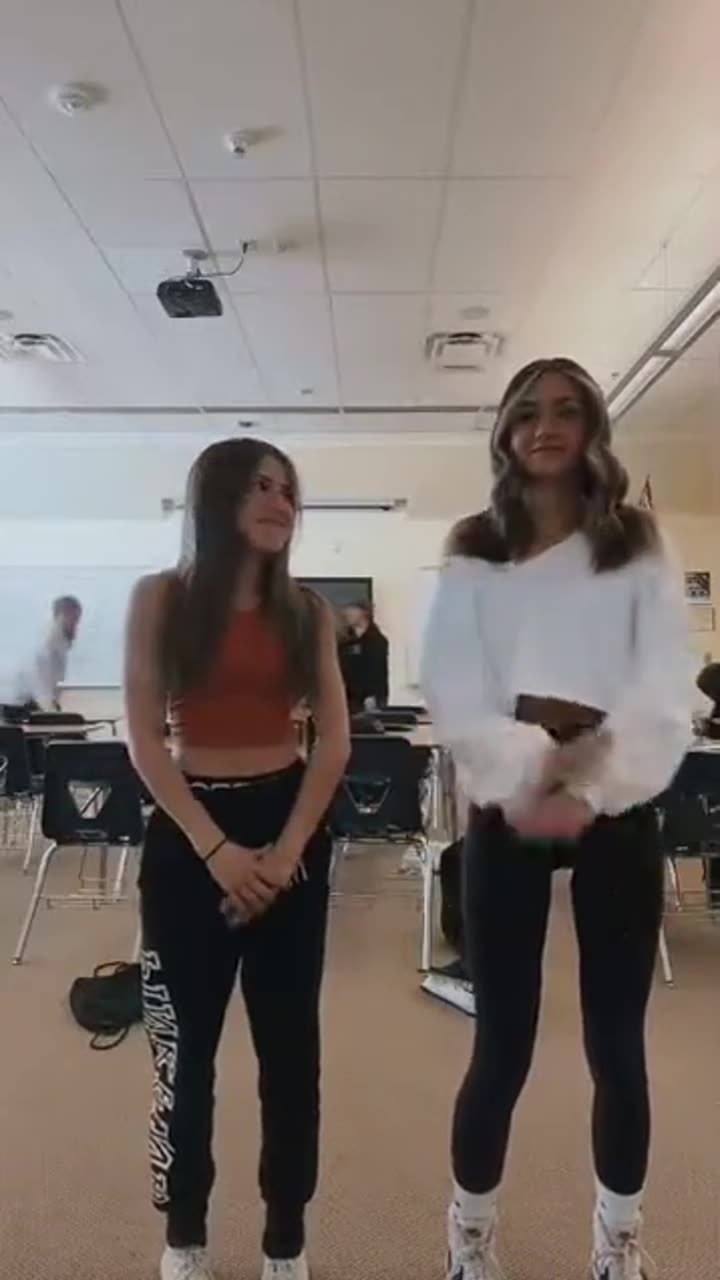 Cute Girls Dancing on the TikToks