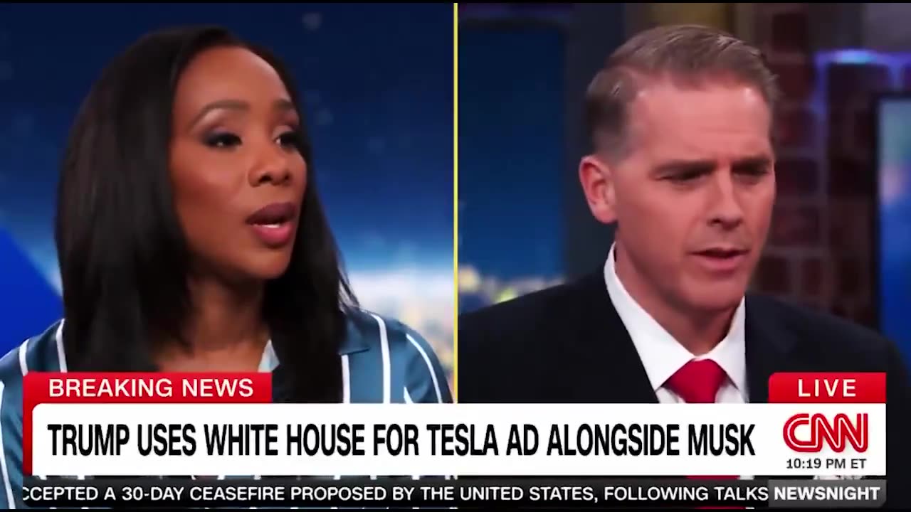 Scott Jennings pulls out his phone live on CNN to prove theyre all hypocrites