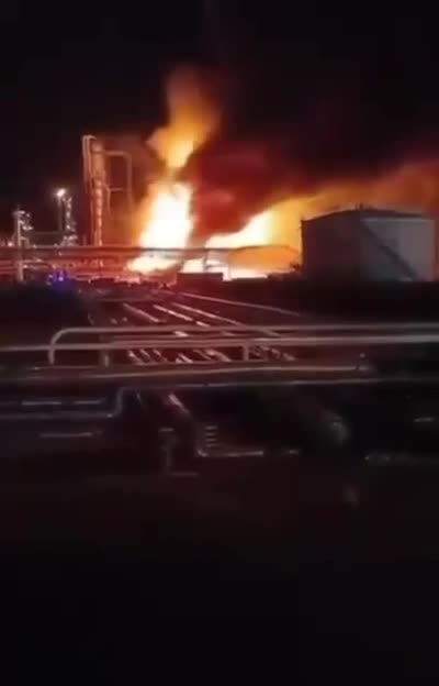 π’οΈπ₯ Two incidents at refineries involving Russian oil have occurred in Eastern Europe