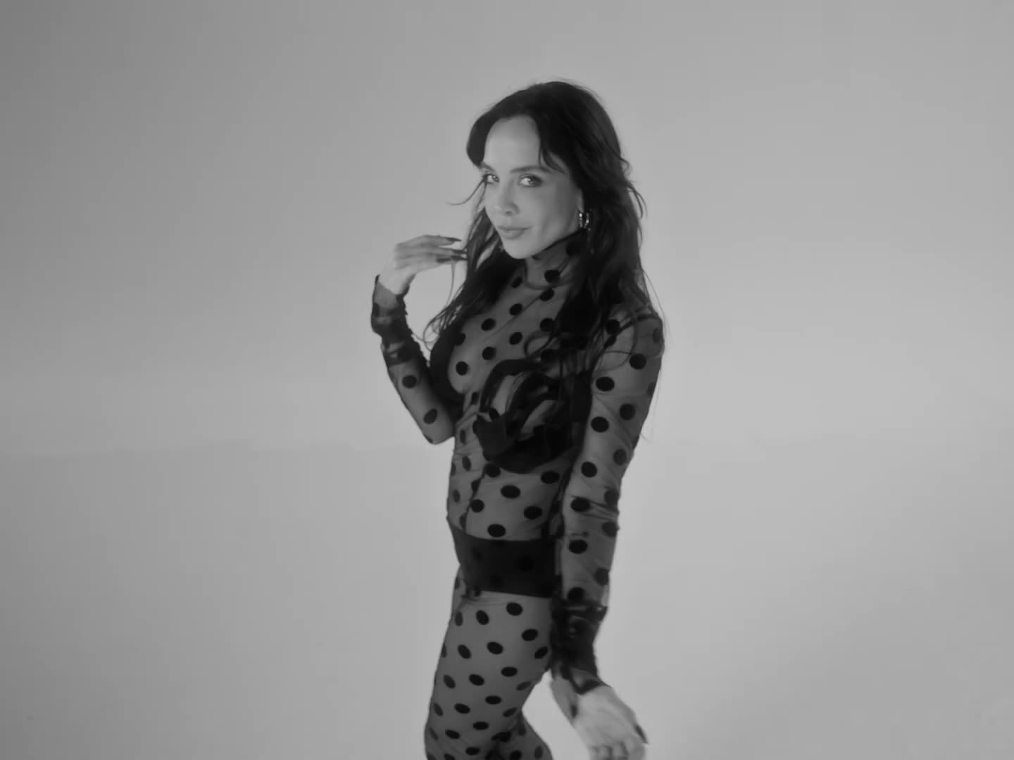 Aybüke Albere - Tatlı Kaçık (Official Video)