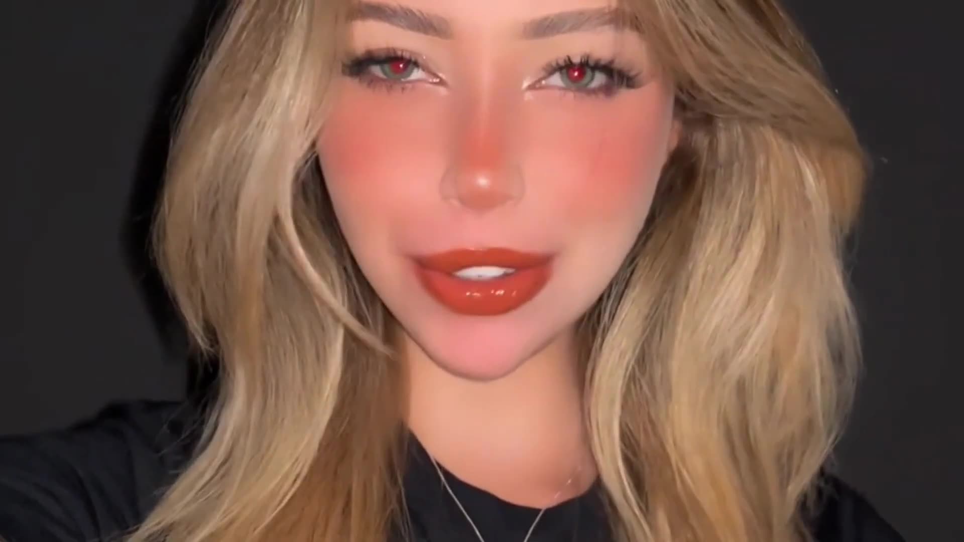 Superb Insane Beautiful Girls Celebrities on Socials