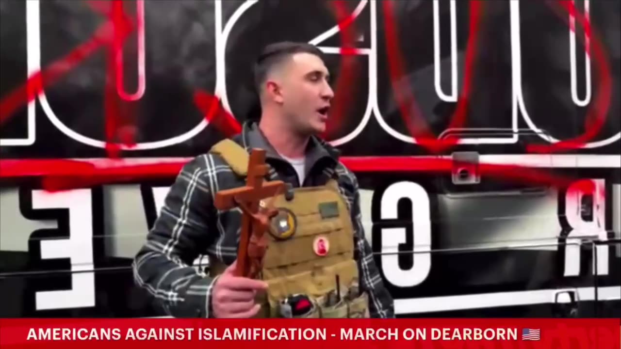Theyre outbreeding our women! J6er leads anti-Muslim protest for white race