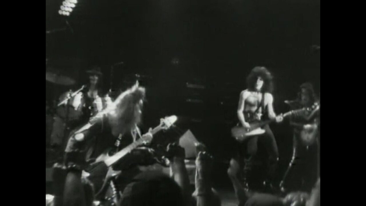 Kiss - Deuce