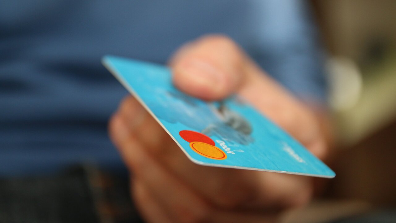 Seasonal workers counting on holiday paychecks to stay afloat