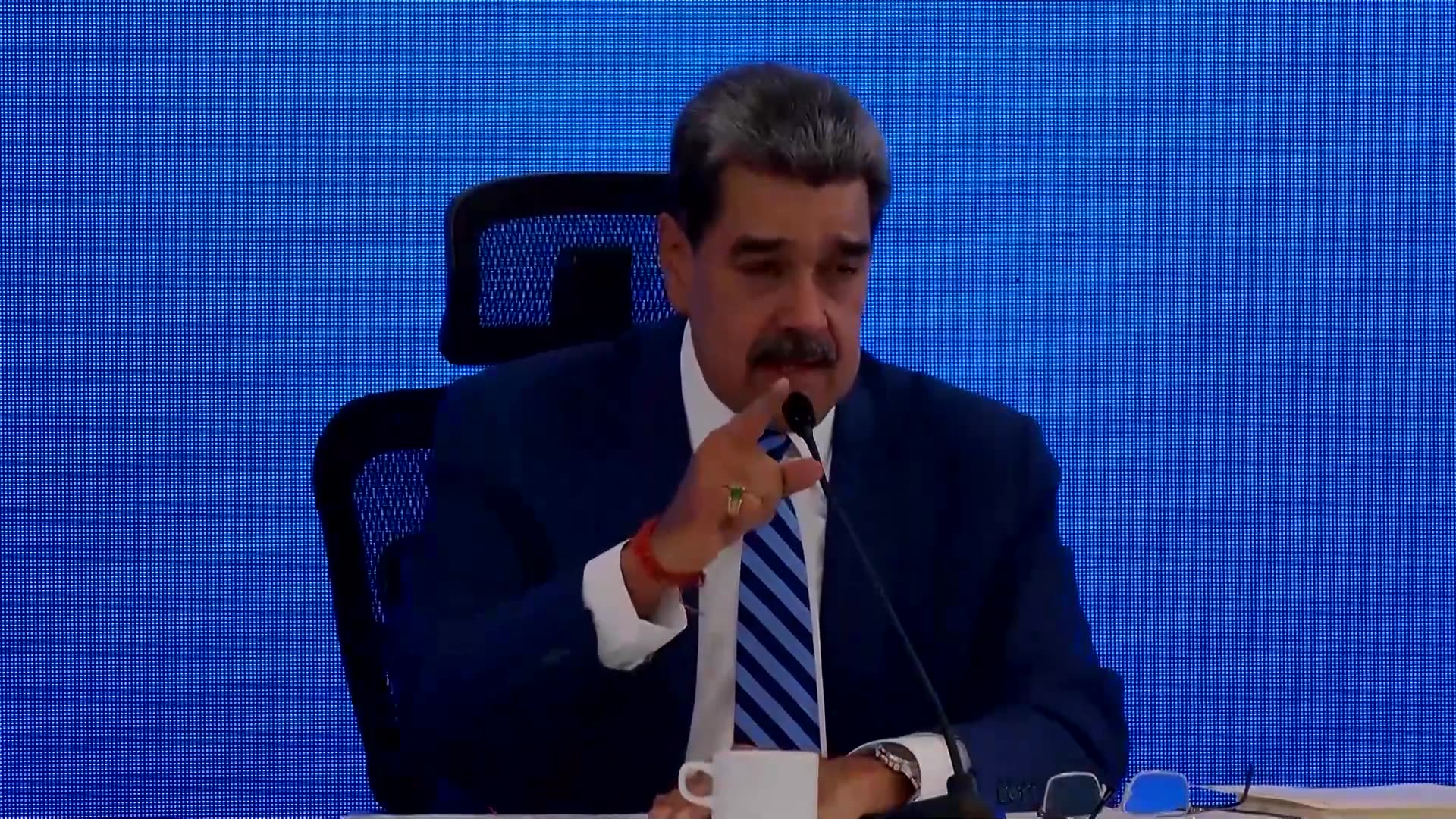 Trumps call to close Venezuelan airspace stirs confusion in Caracas