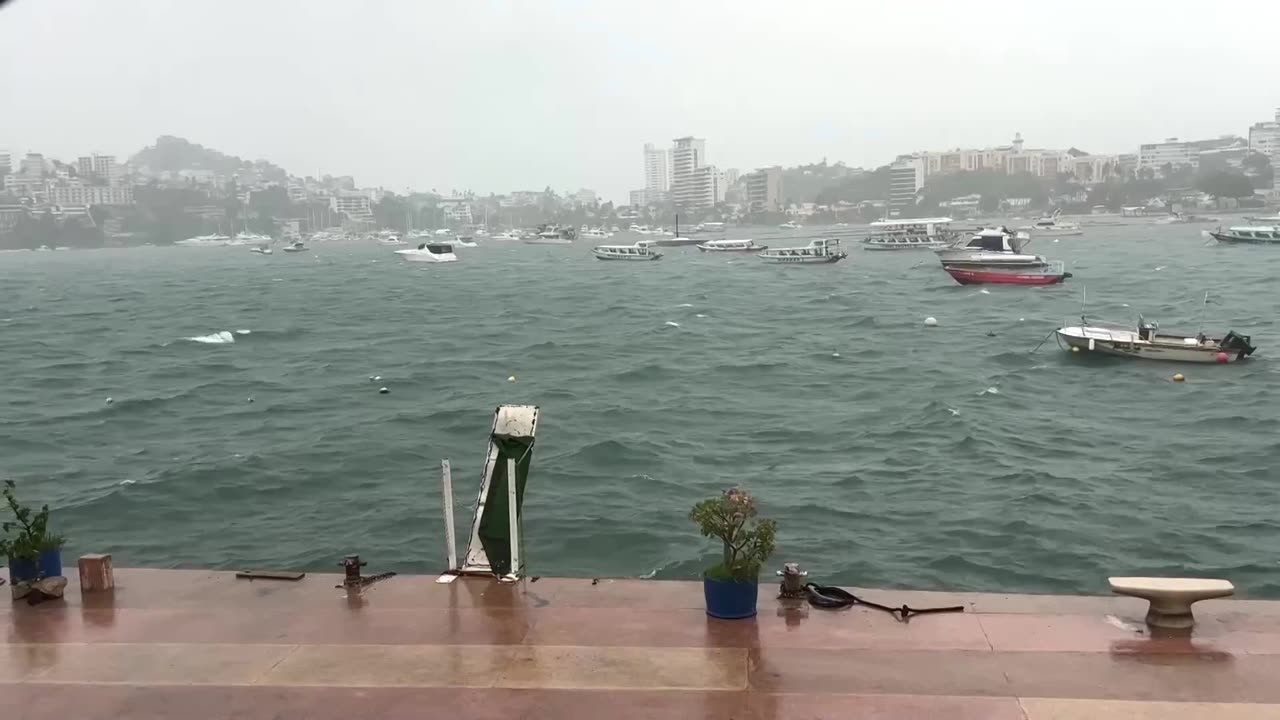 Mexico shuts Pacific ports as Hurricane Polo churns offshore thumbnail