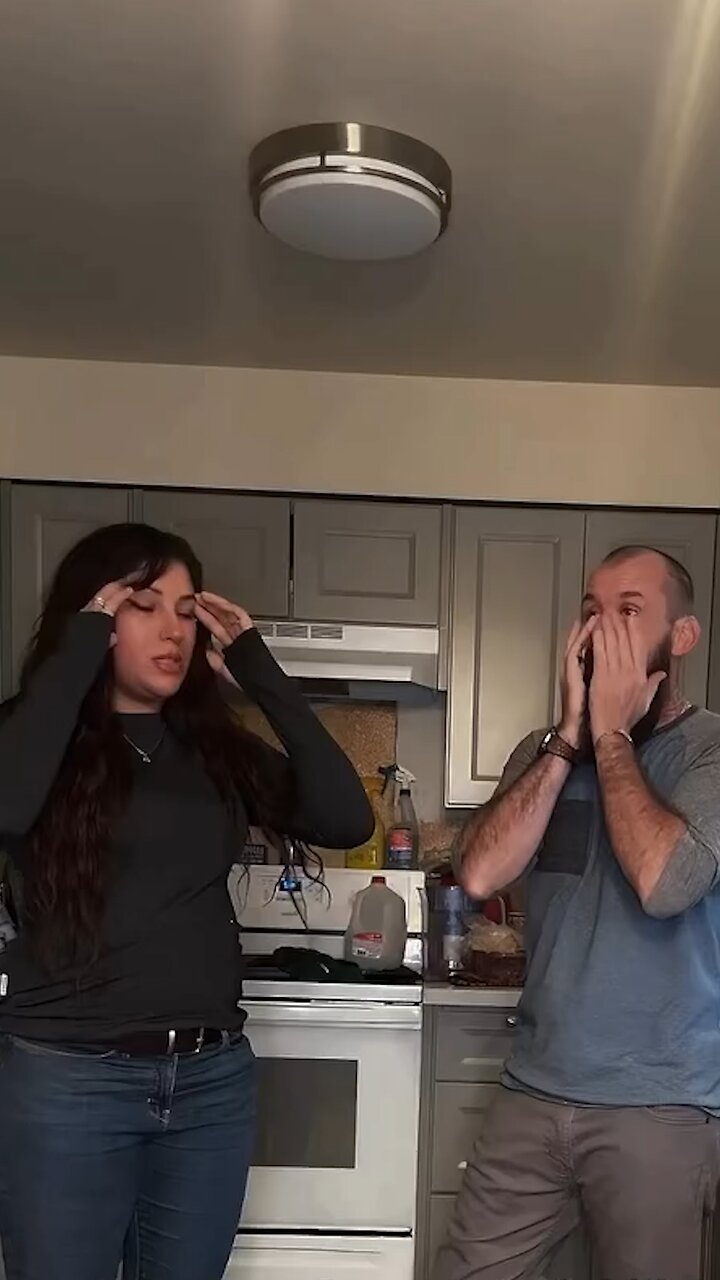 El debate de una pareja sobre tareas domésticas desata polémica en las redes
