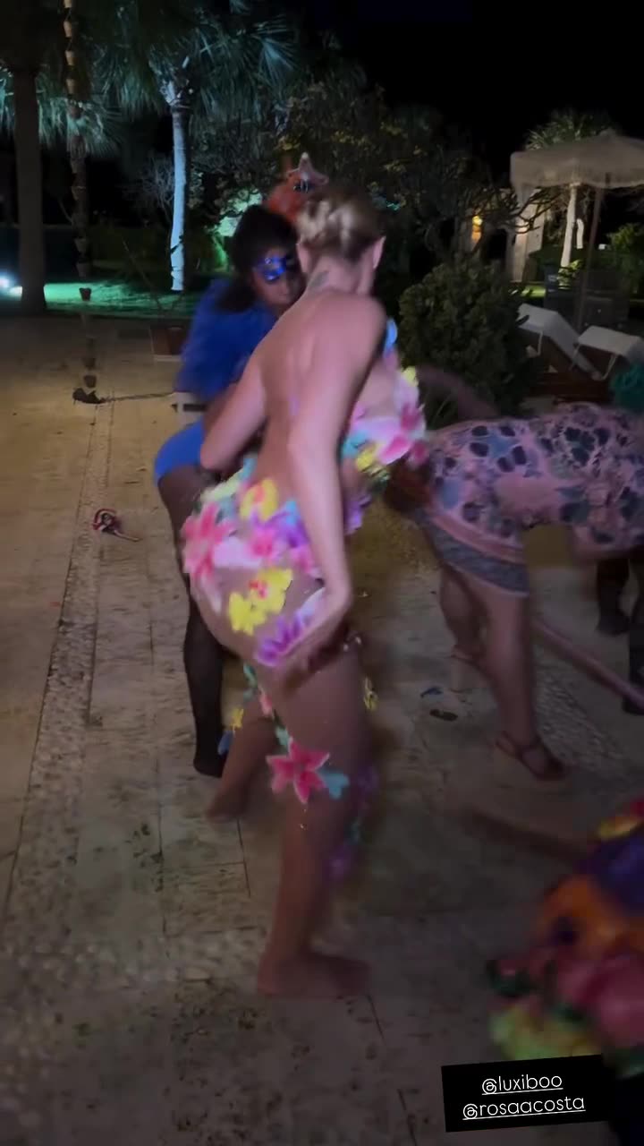 Rosa Acosta-Arielle Hill-Ne-Yo-LuxiBoo
