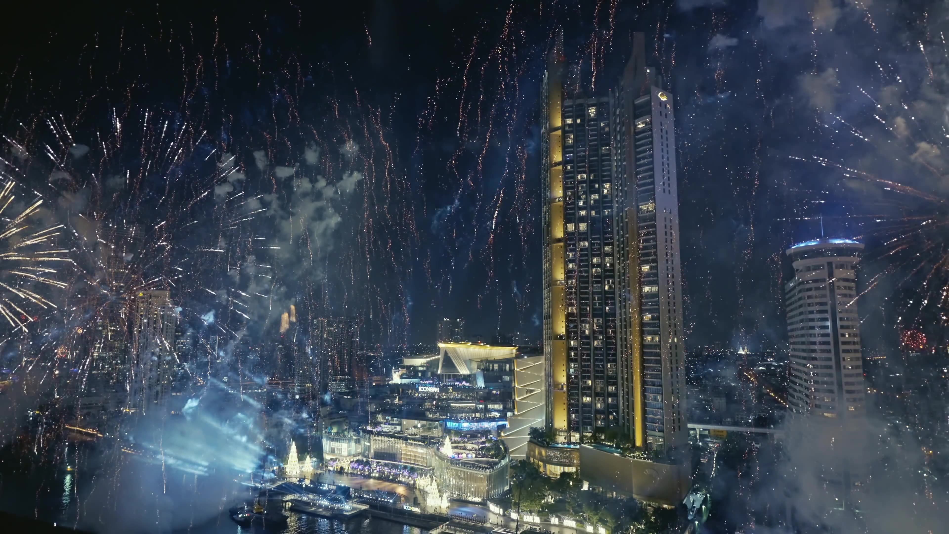 Bangkok Fireworks 2025 ๐ | Dad & Lad Adventures Celebrate in Thailand!