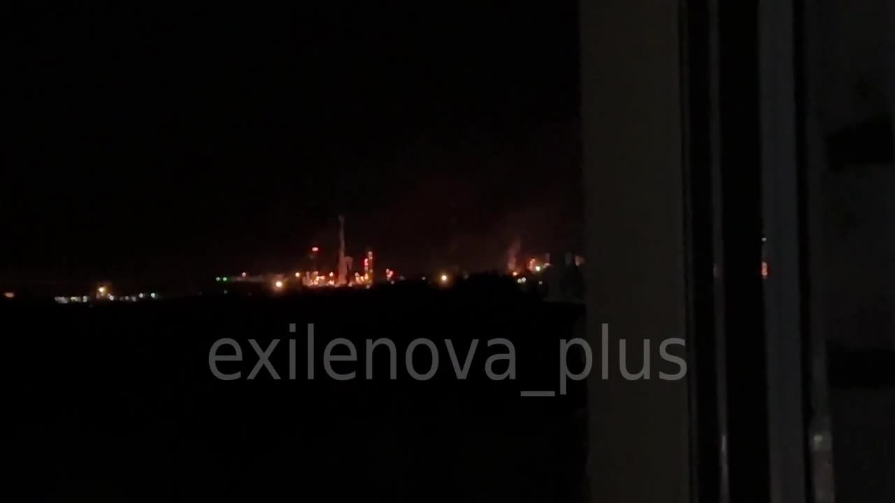 π₯ Update: The Saratov Oil Refinery was hit by a drone attack. A fire was recorded