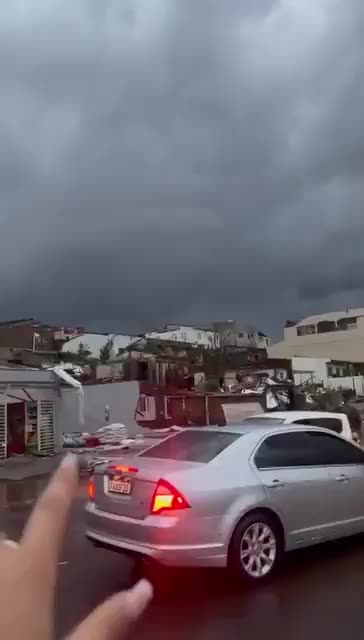 At least 5 people killed, more than 130 others injured after tornado destroys 80% of Rio Bonito