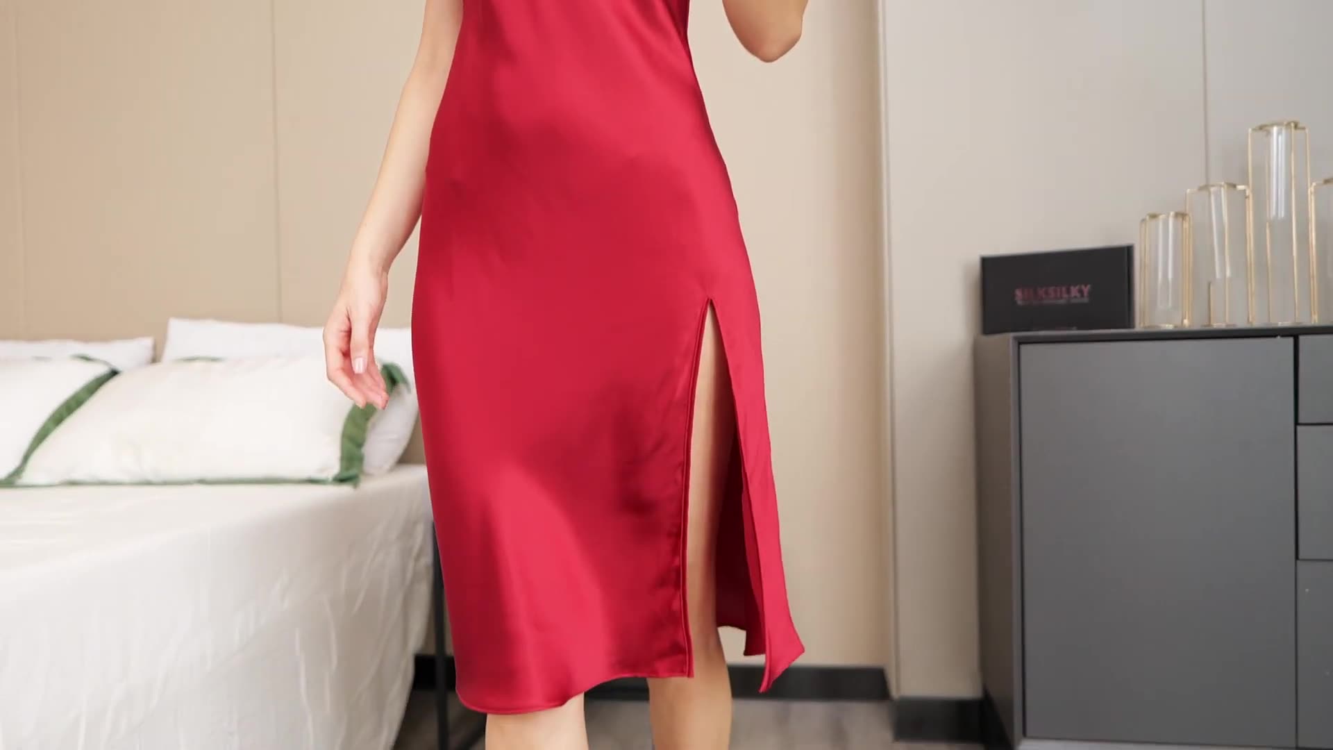 SILKSILKY - A Nightgown That Redefines Elegance and Style