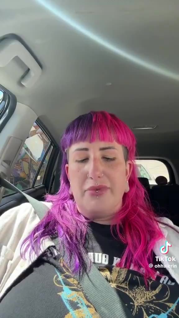 Tiktoker freaks out because a law enforcement officer called a female “she”