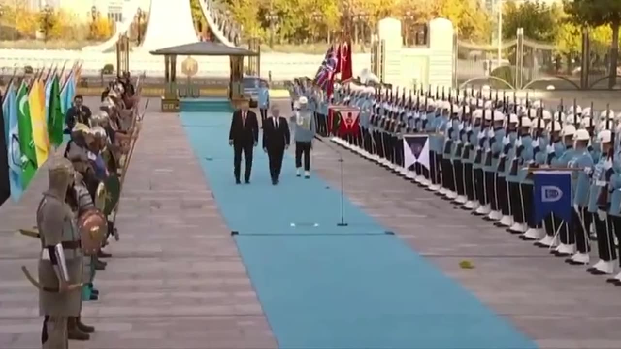 Starmer receives grand welcome from Erdogan in Turkey, stops to greet the troops, Merhaba... 