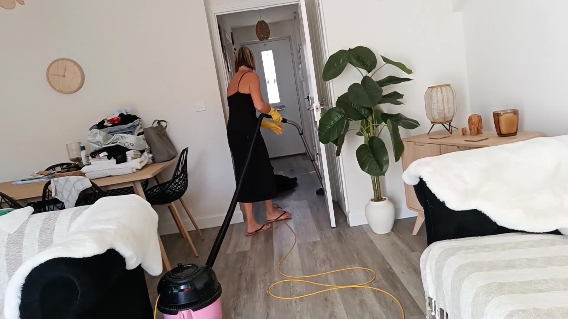 Giving-my-livingroom-hallway-kitchen
