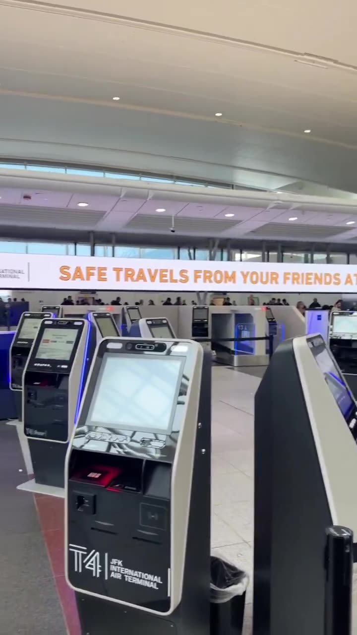 Terminal 4 in JFK airport is experiencing a system outage affecting the entire terminal.