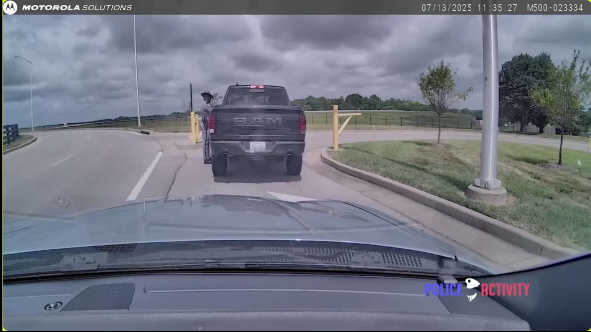 Suspect Kills 2 People Shoots Officer - Officer Saved By Citizens