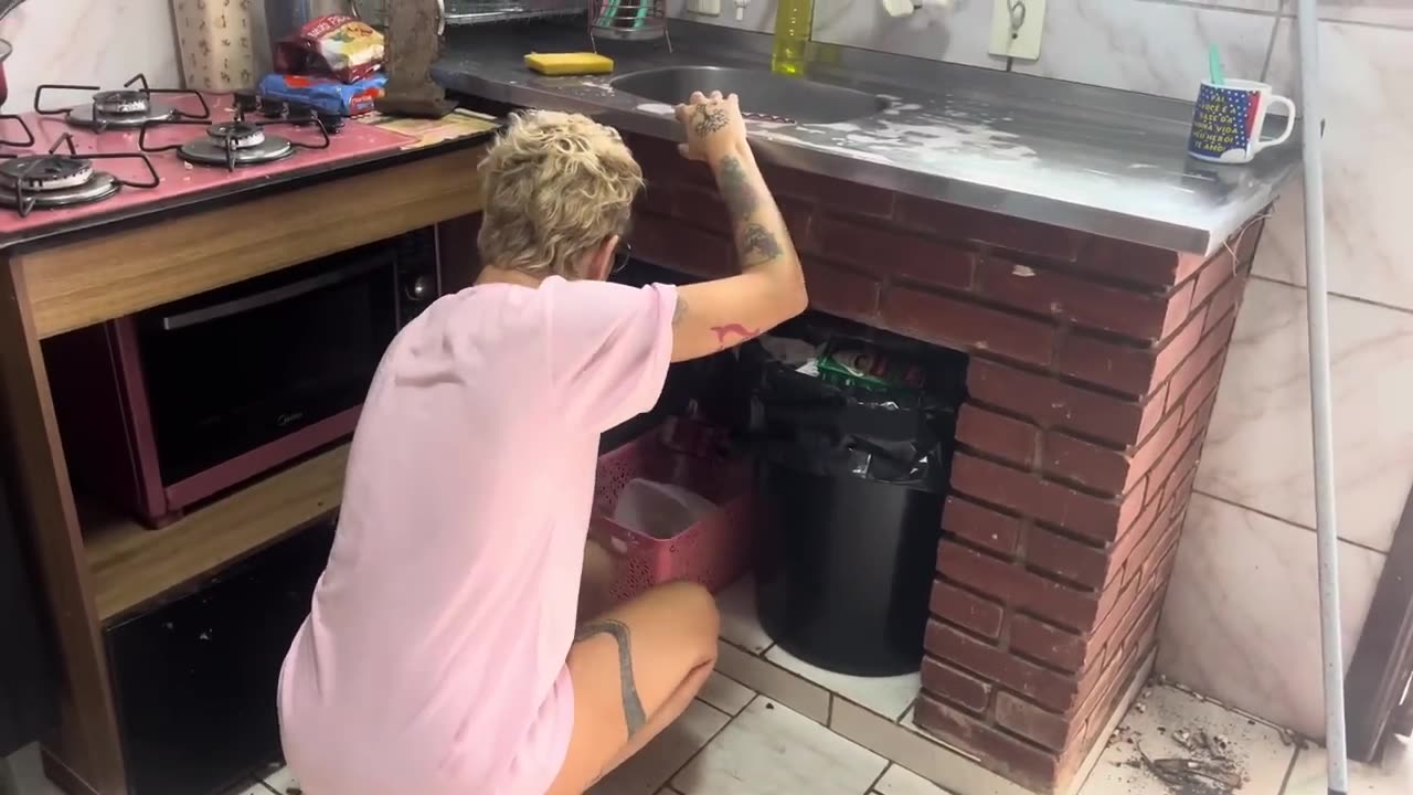 Lavando a louça