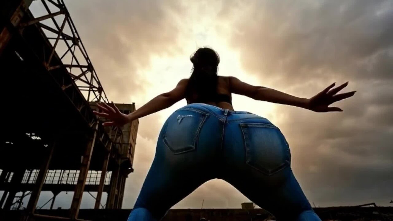 π₯HUGE Ass , Big Booty & Big Ass Twerking 2026: Juicy Booty Shake & BBW