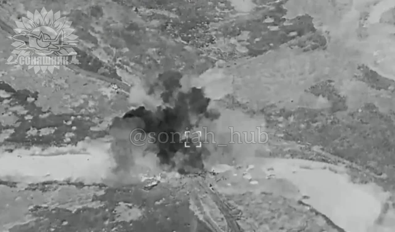 βοΈπ£ Ukrainian aviation struck bridge used by Russians in Luhansk region with GBU-62 bomb