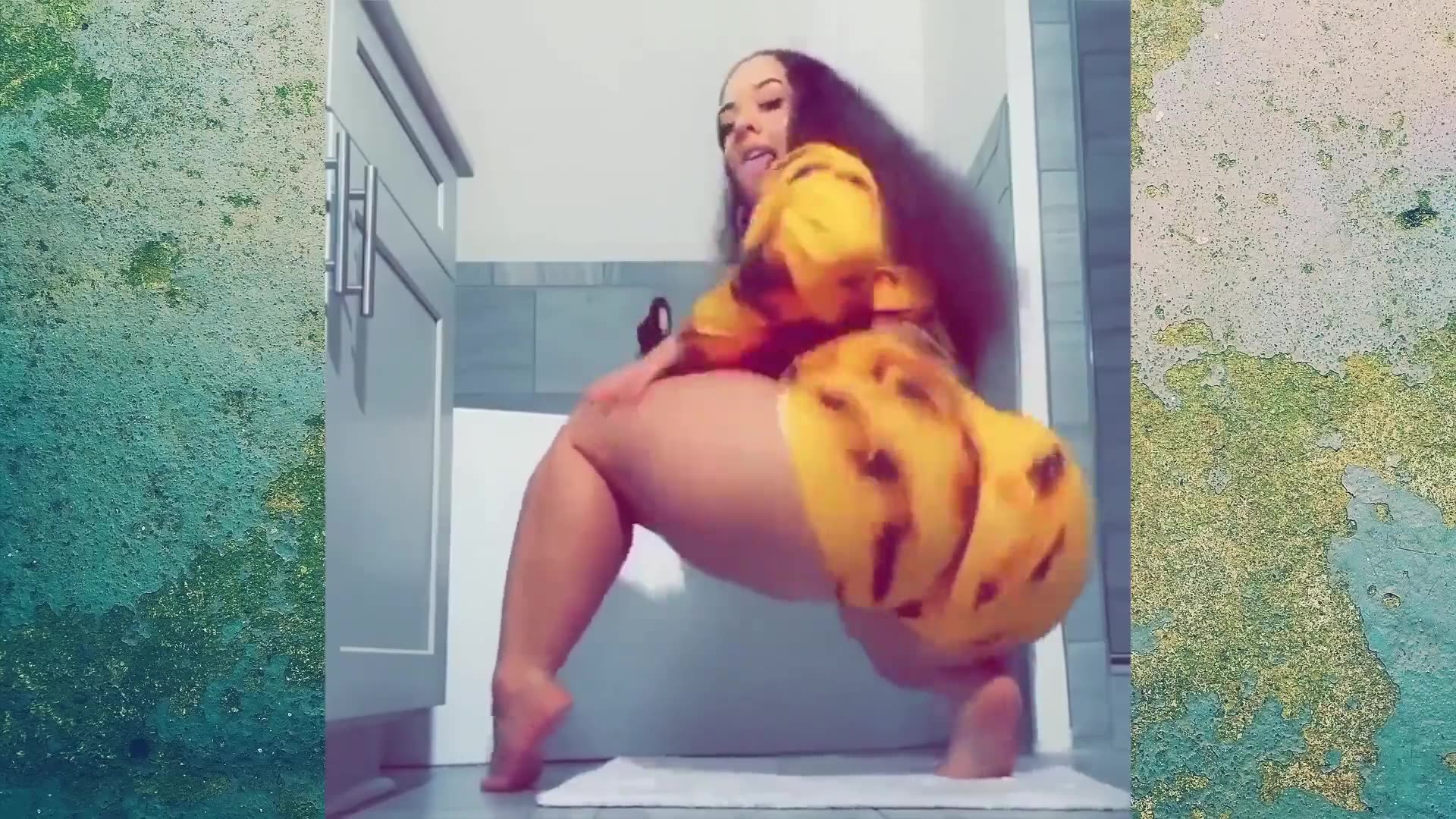 IRRESISTIBLE GIRLS TWERK COMPILATION