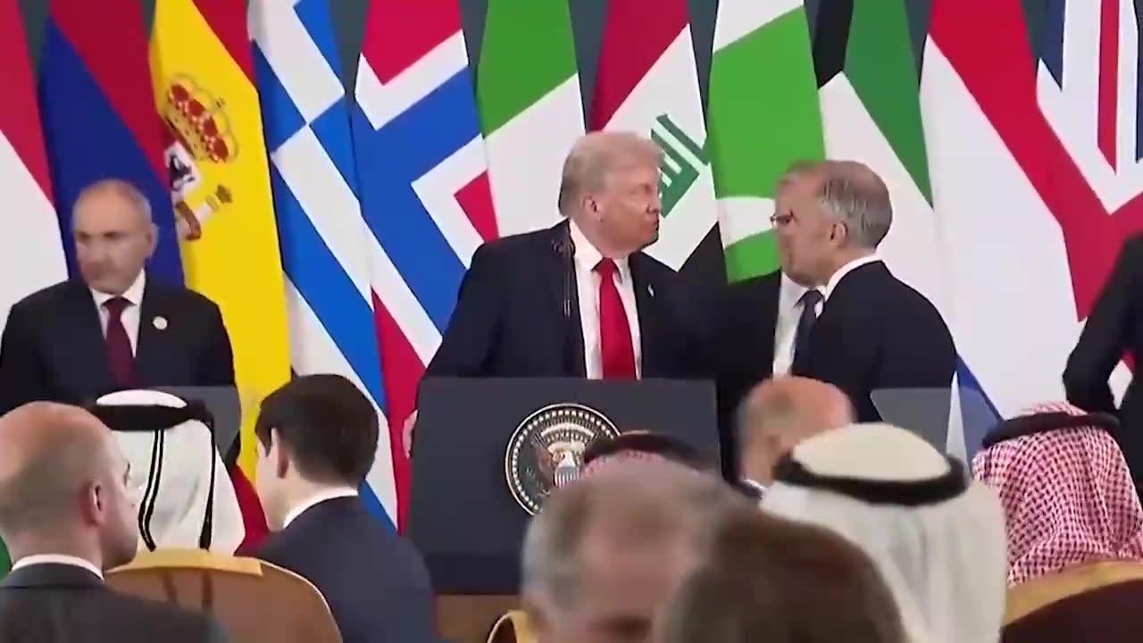 π’ WATCH: Hot Mic Catches Hilarious Interaction Between Pres. Trump and PM Carney