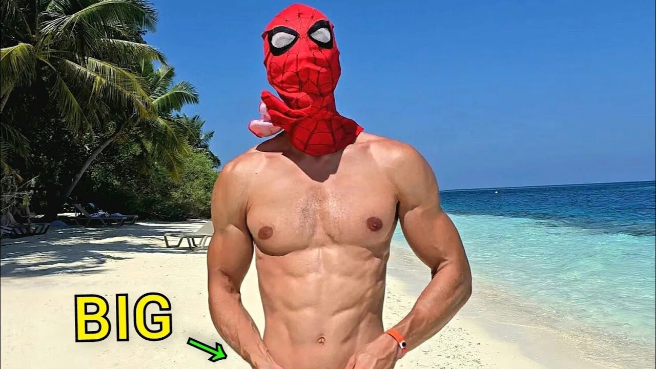 Spidey shows Banana in the Maldives
