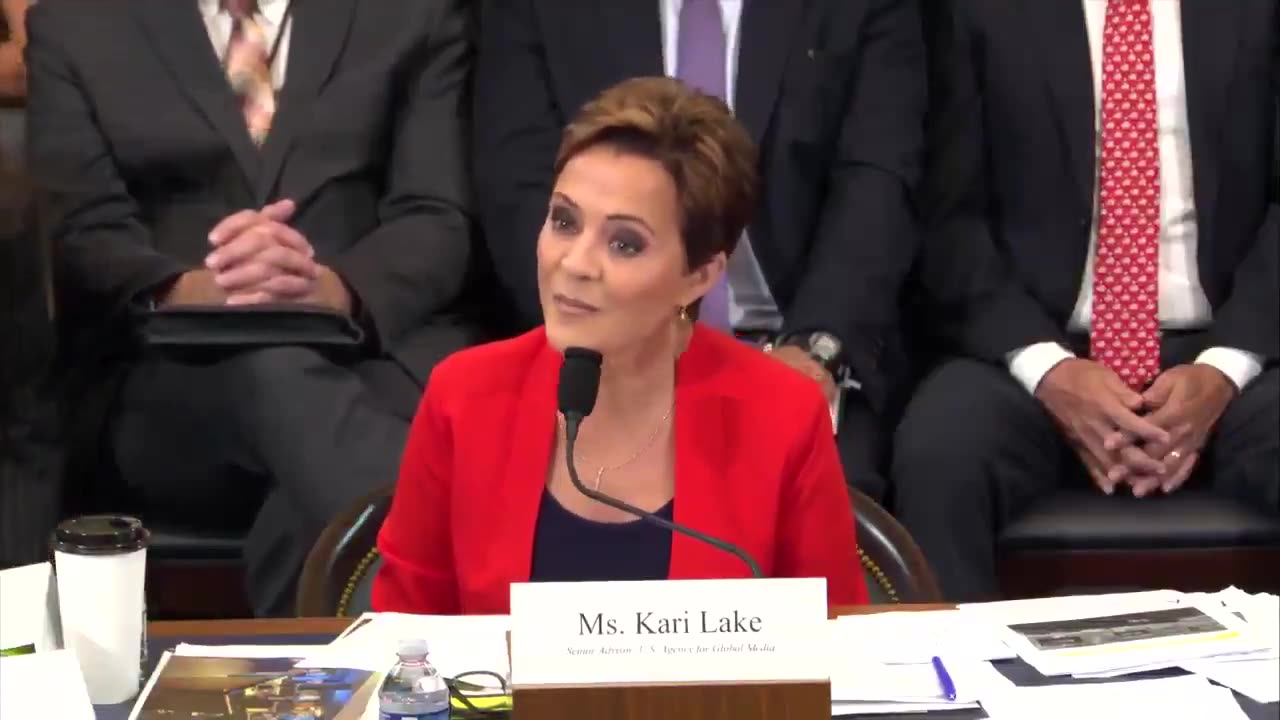 Kari Lake: Would you agree that standing up and cheering for a cancer survivor