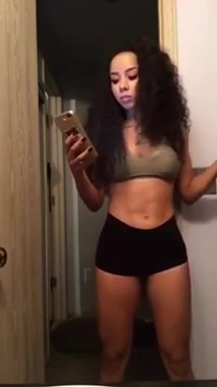 Brittany Renner Live