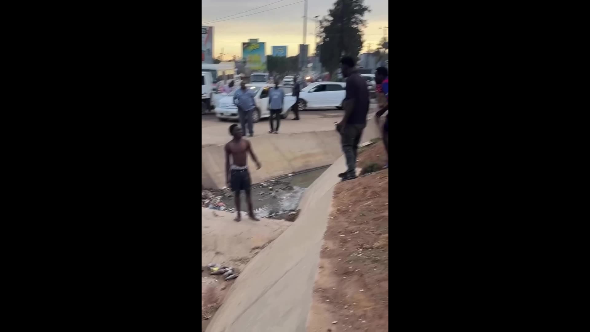 Phone Snatcher Punished By Mob On The Street