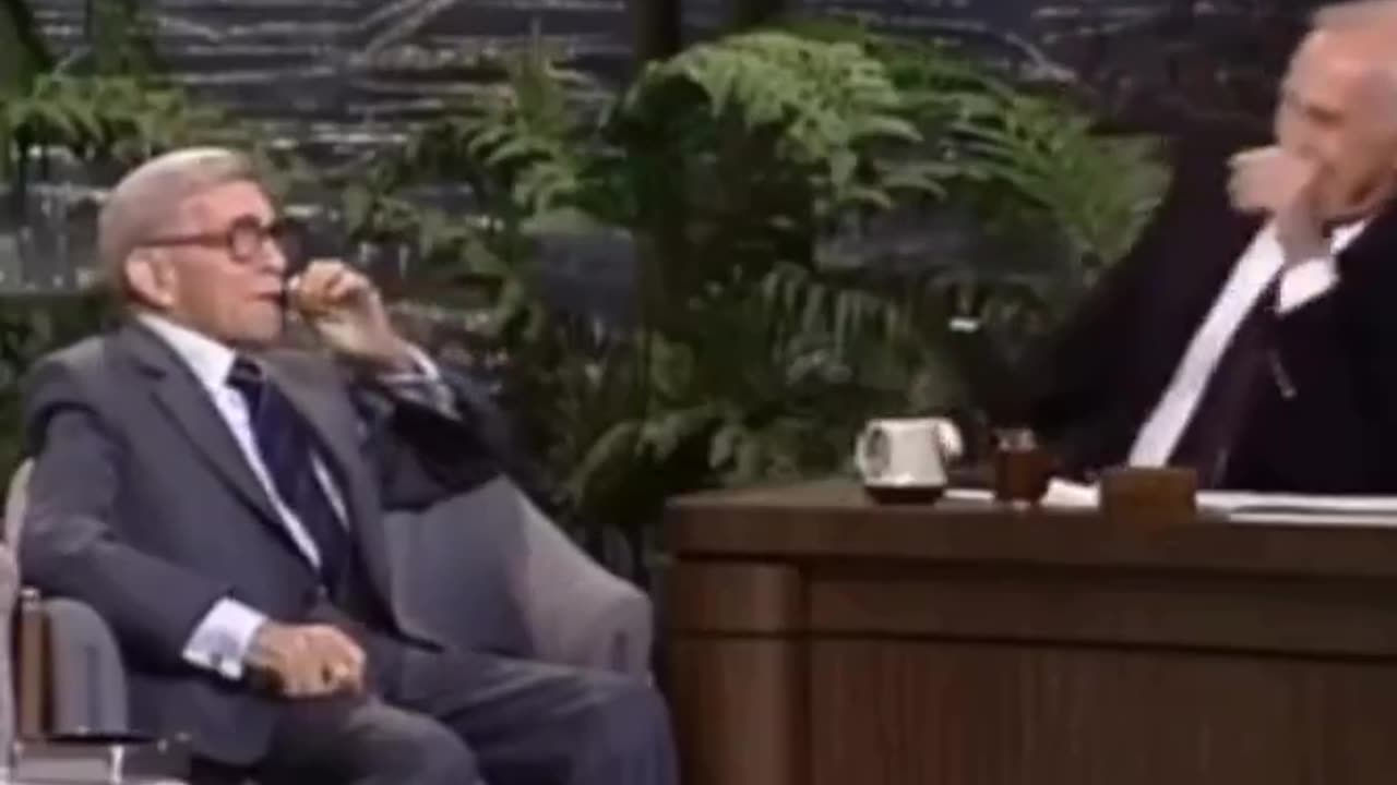 George Burns at 93 years old: My doctor is dead (1989)