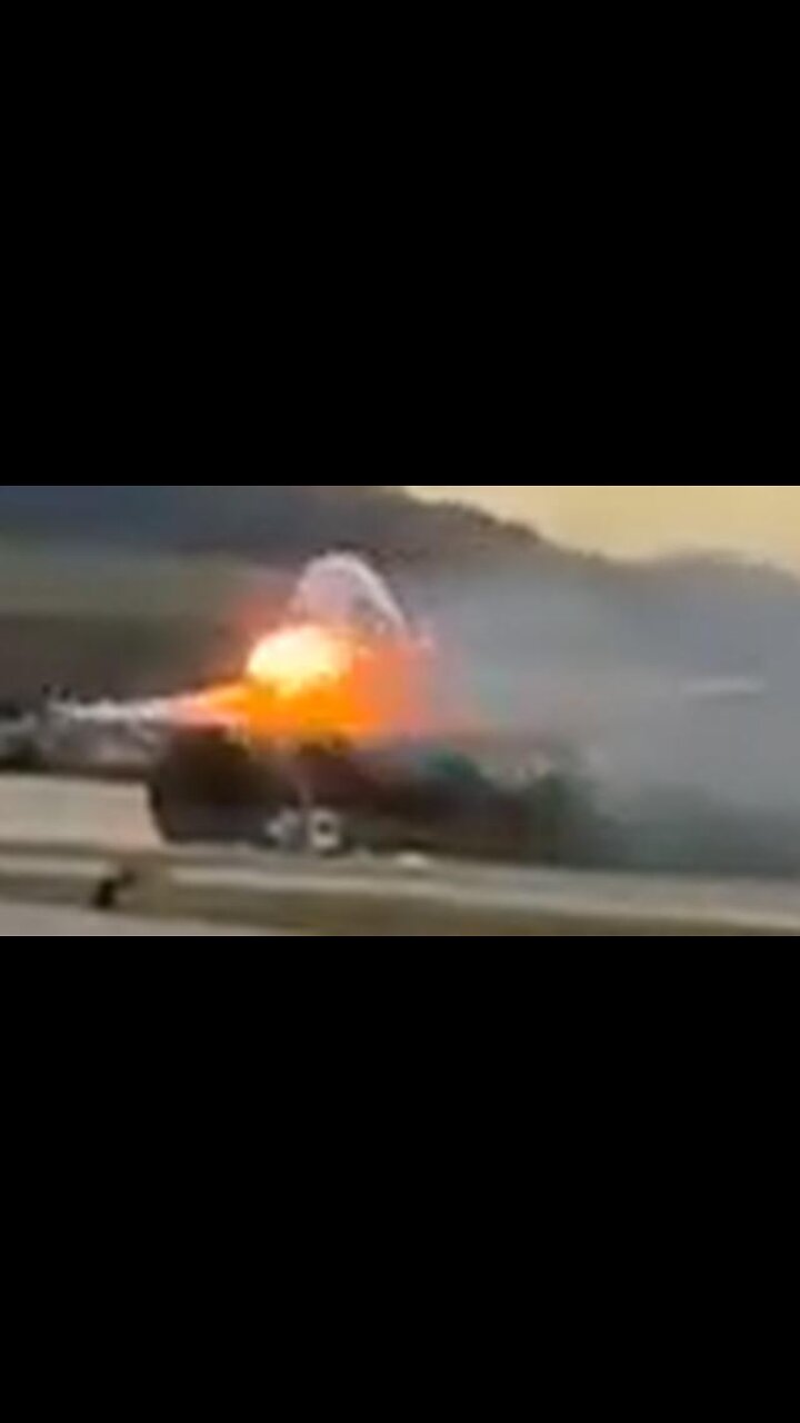 🔥🛬Libs of TikTok - OMG. Watch the horrific moment the UPS plane in Kentucky burst into FLAMES 🔥🛬