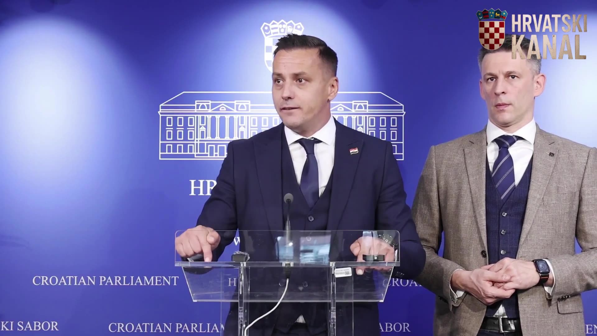 Ante Kujundžić: trovanje i fotelje