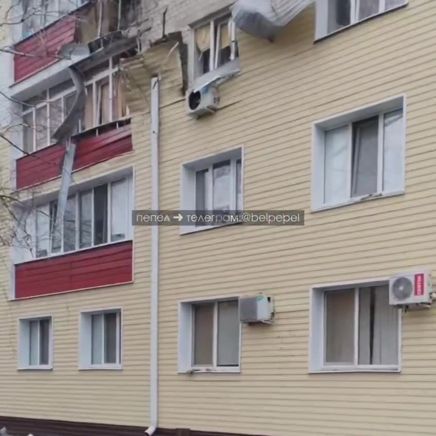 π₯ The first minutes after an air defense missile hit an apartment building in the village
