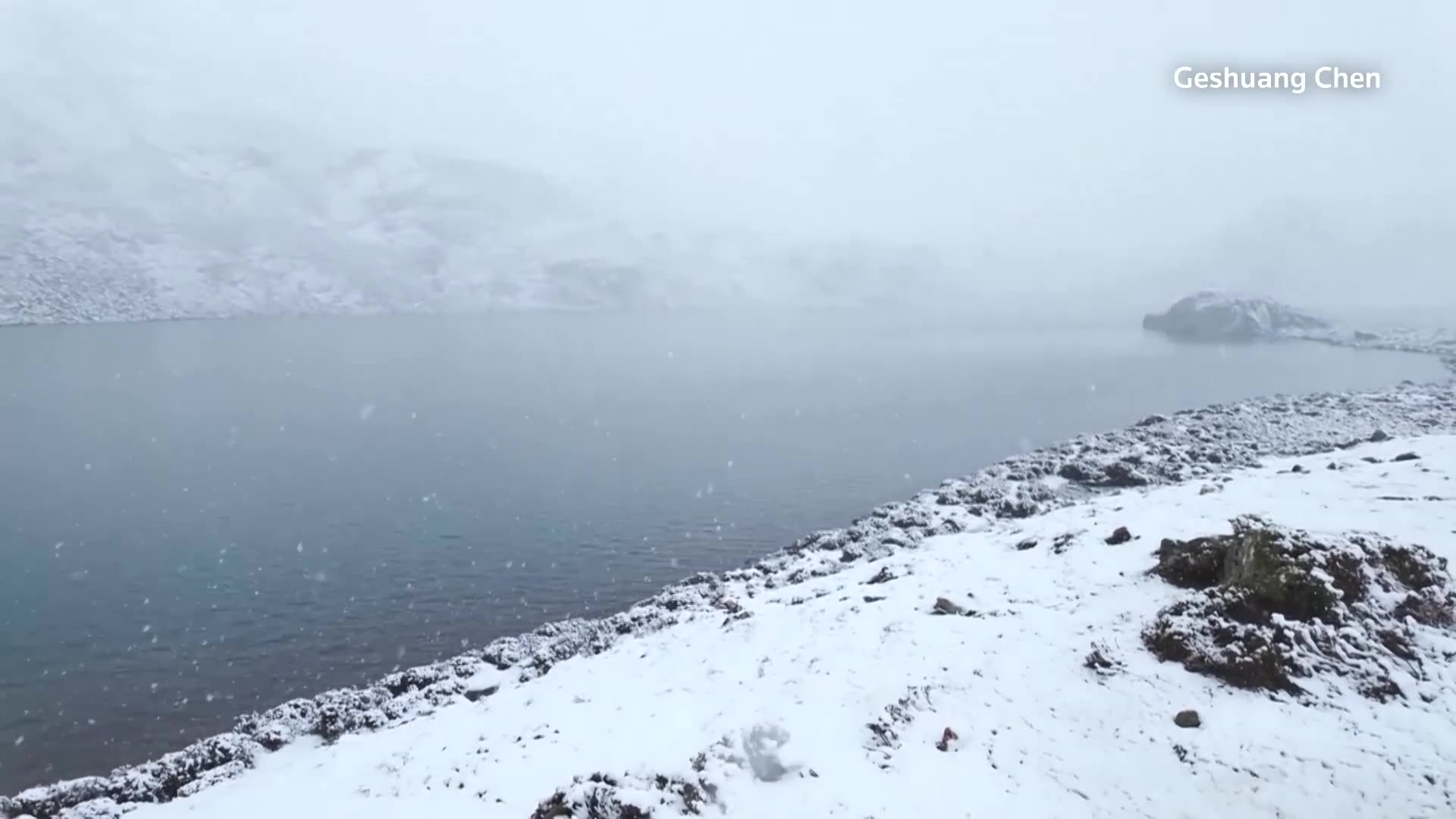Eyewitness video shows hikers after blizzard near Everest